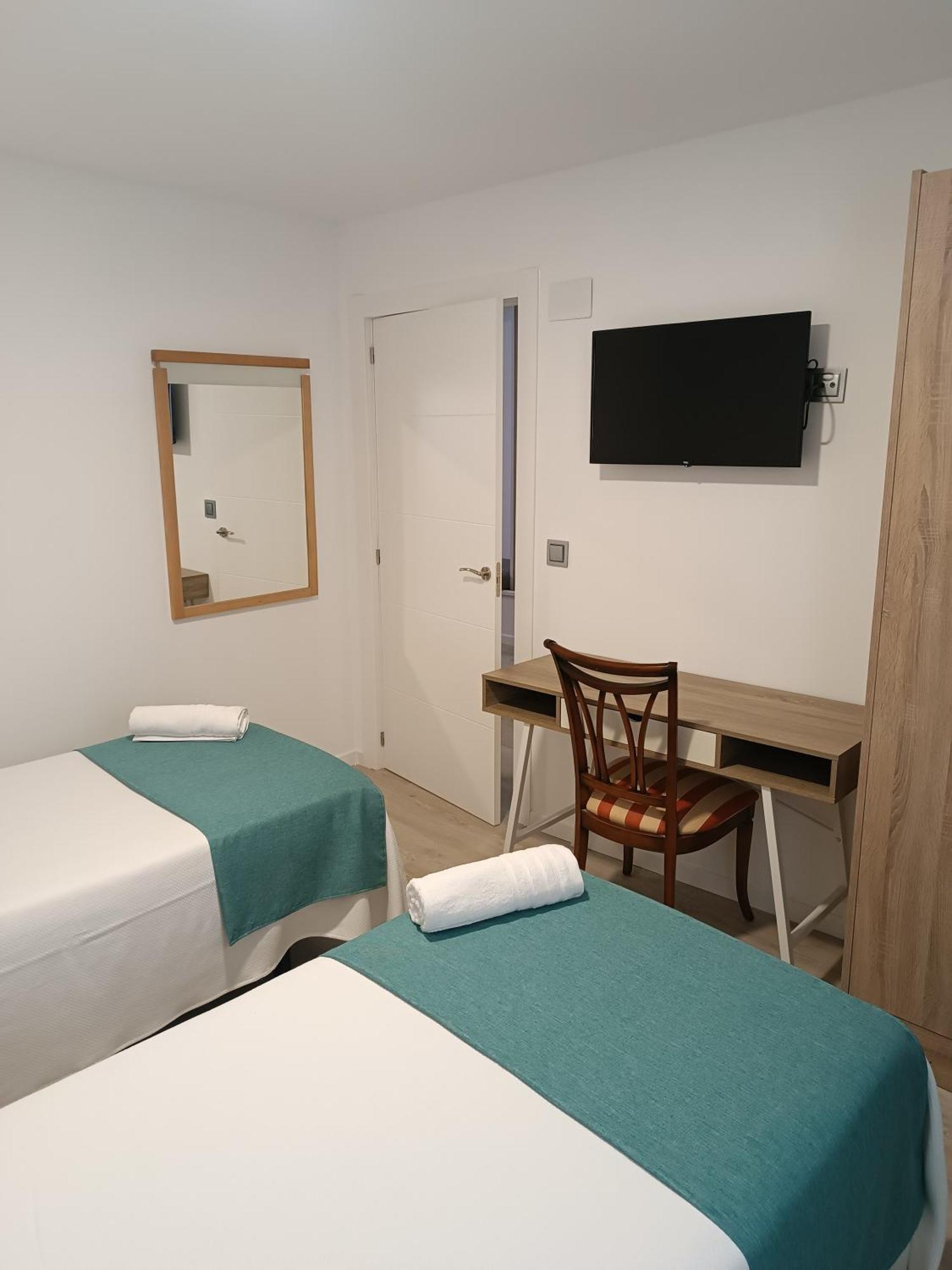 Apartamentos Turisticos Avila Puerta De San Isidro 1-4 Exterior photo